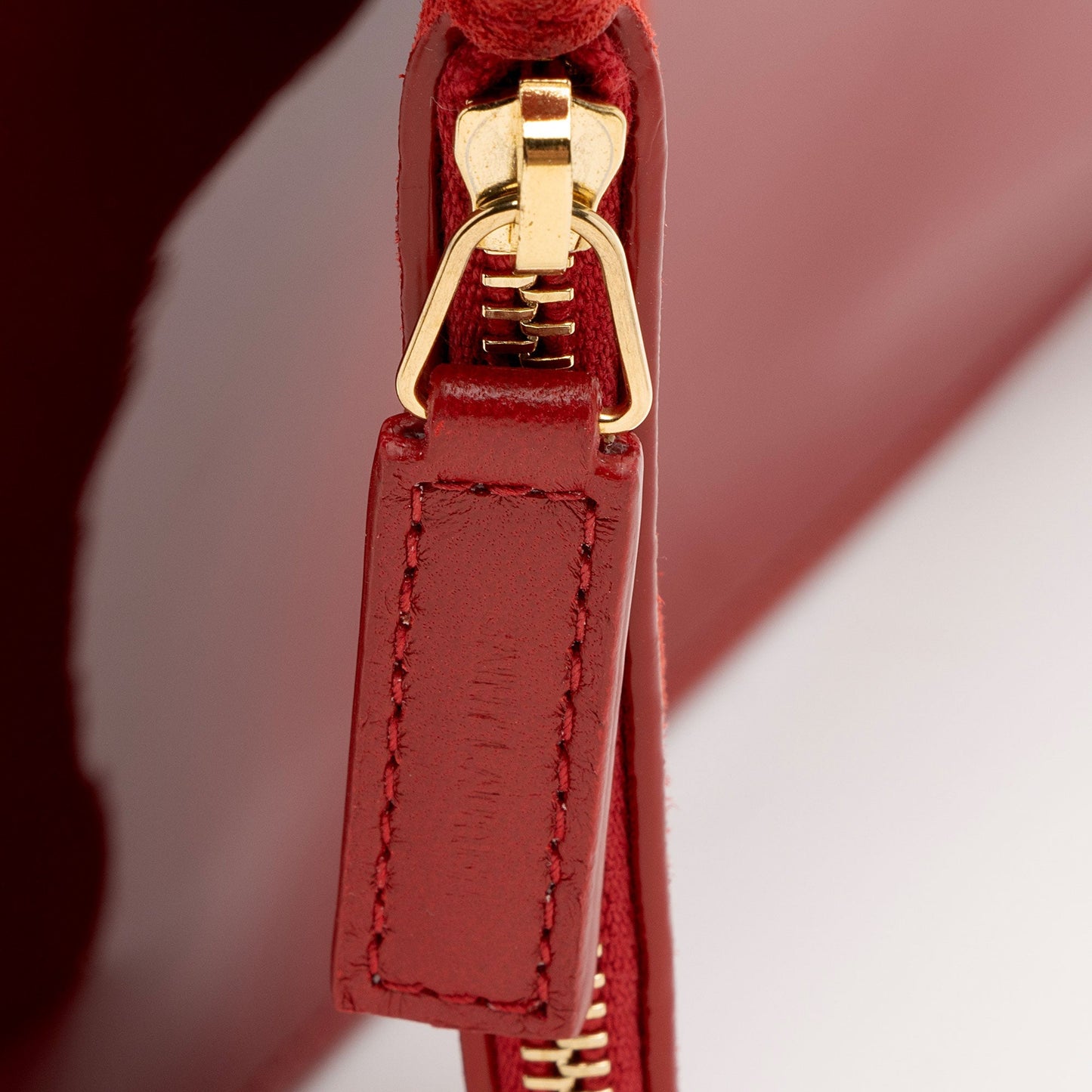 Saint Laurent Patent Leather Suzanne Small Hobo 2wiVvB