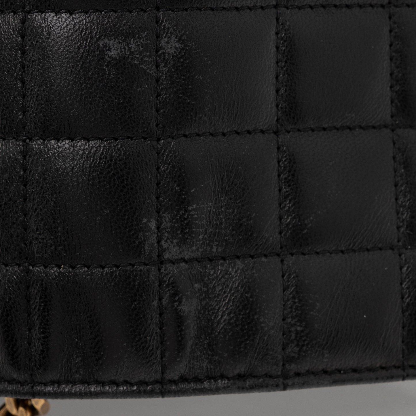 Saint Laurent Quilted Lambskin Monogram Cassandre Chain Wallet 4bOtX7