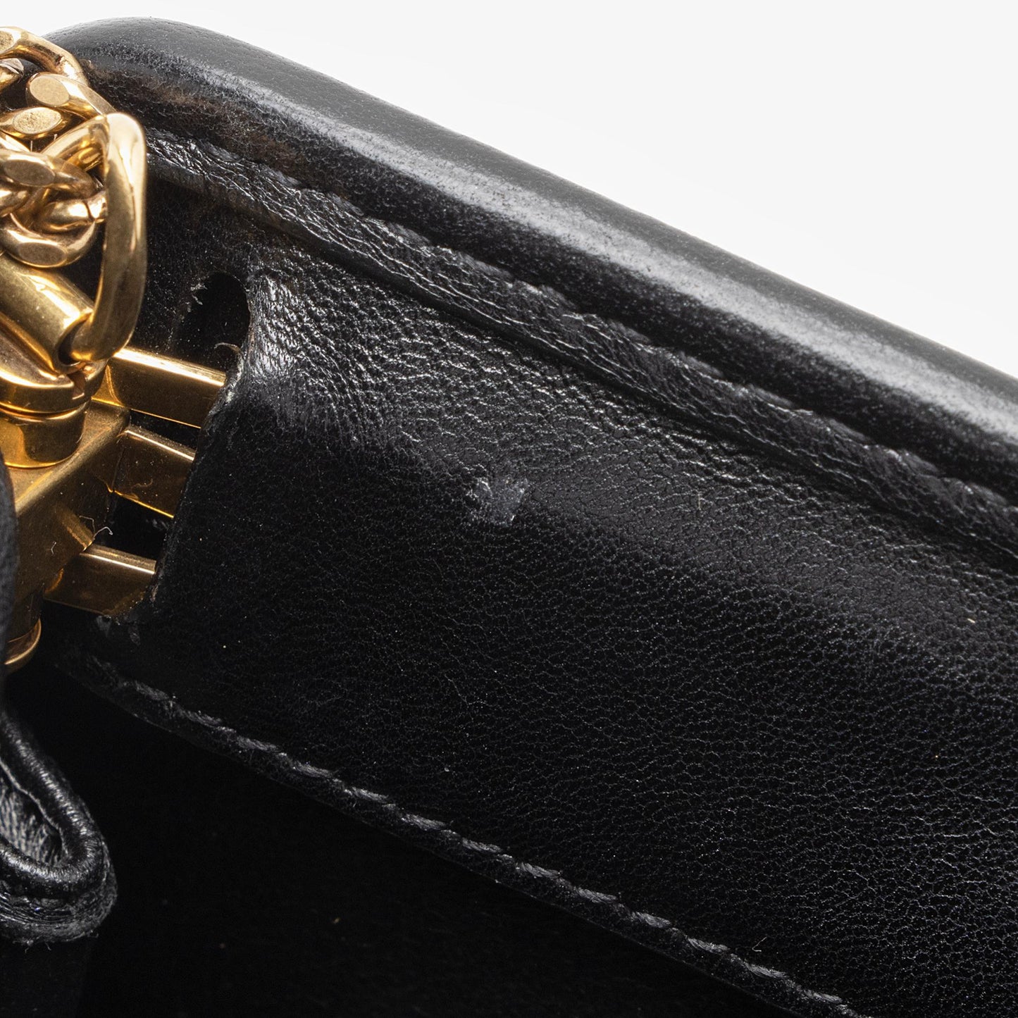 Saint Laurent Quilted Lambskin Monogram Victoire Baby Chain Clutch M6OIgU
