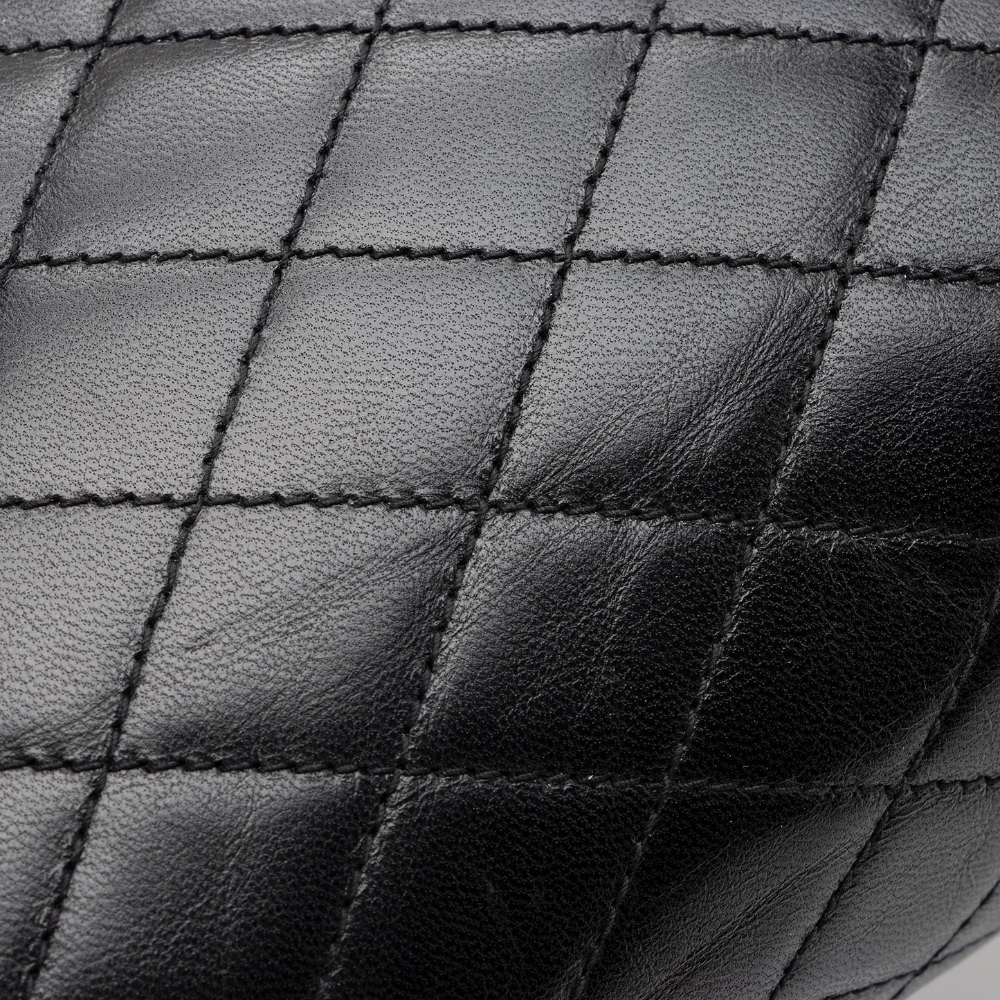Saint Laurent Quilted Lambskin Monogram Victoire Baby Chain Clutch M6OIgU
