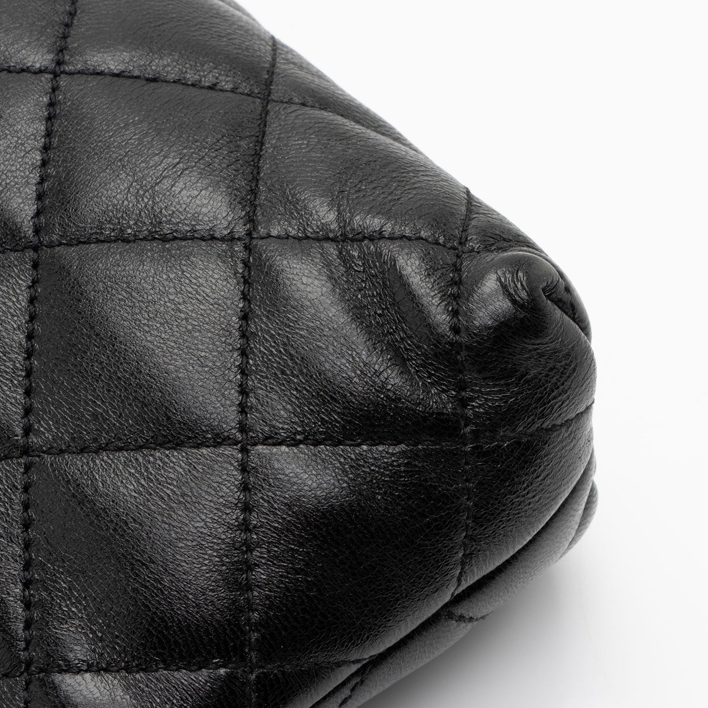 Saint Laurent Quilted Lambskin Pouch j2MZSD