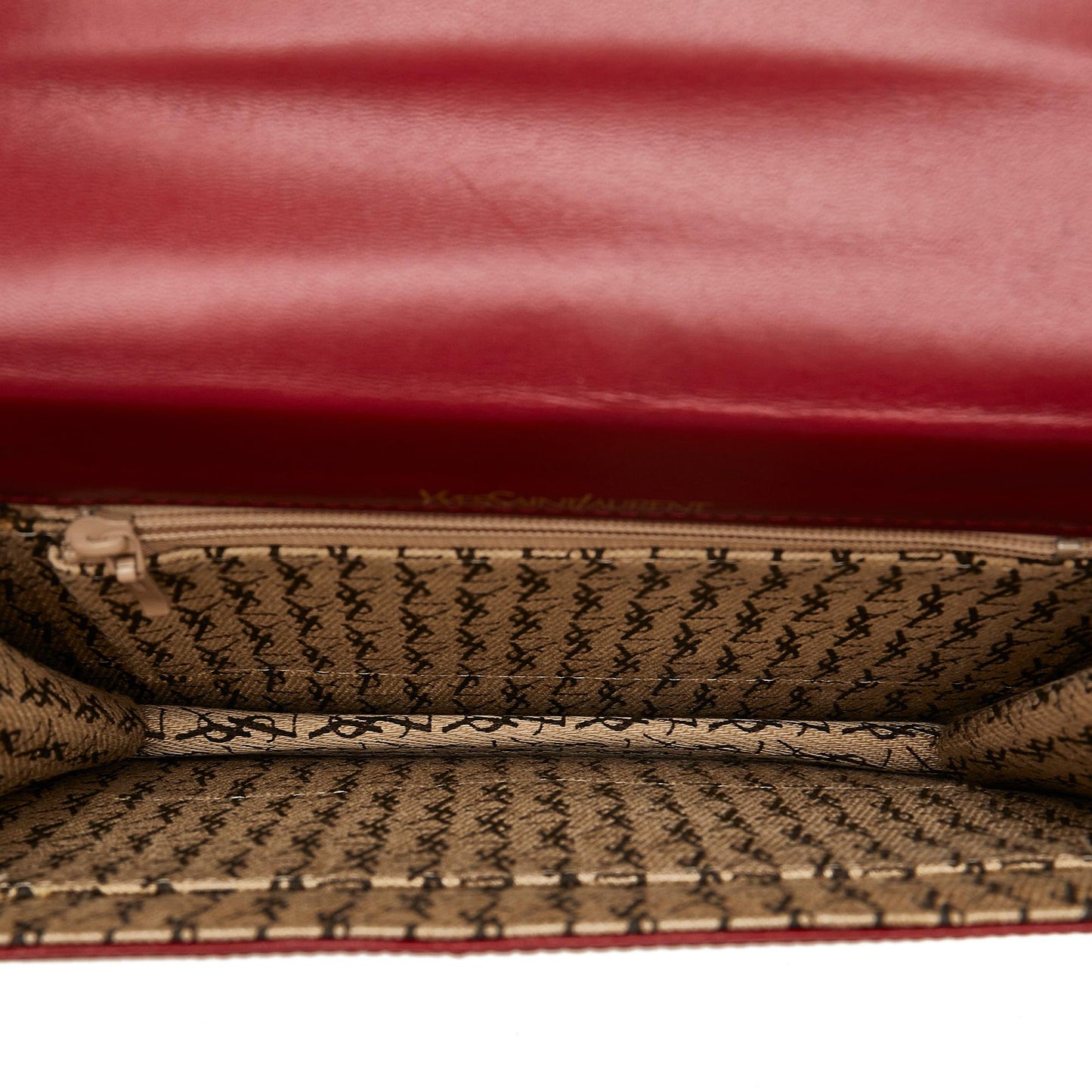 Saint Laurent Studded Leather Clutch Bag (SHG-ptOwqf