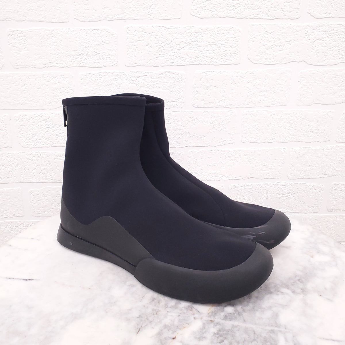 THE ROW BLACK SNEAKERS - SIZE 40