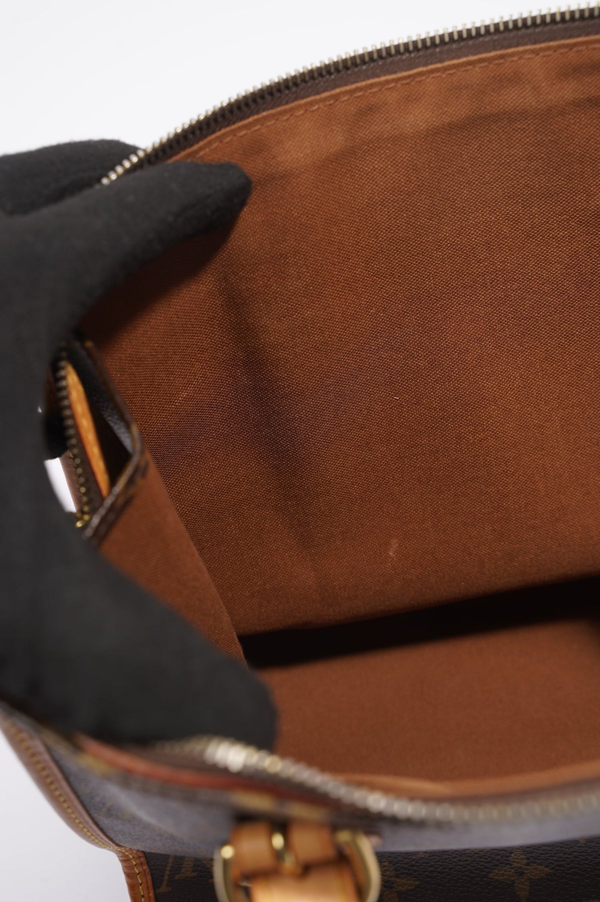 Louis Vuitton Popincourt Monogram / Beige Canvas