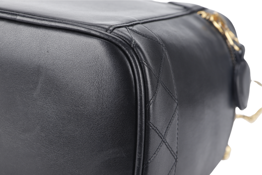CHANEL VINTAGE VANITY CASE (411xxxx) BLACK LAMBSKIN LEATHER GOLD HARDWARE WITH THIRD PARTY CHAIN, COMPARTMENT AND