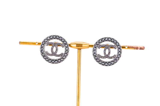CHANEL 2.3CM GREY COATED CC EARRINGS, WITH BOX