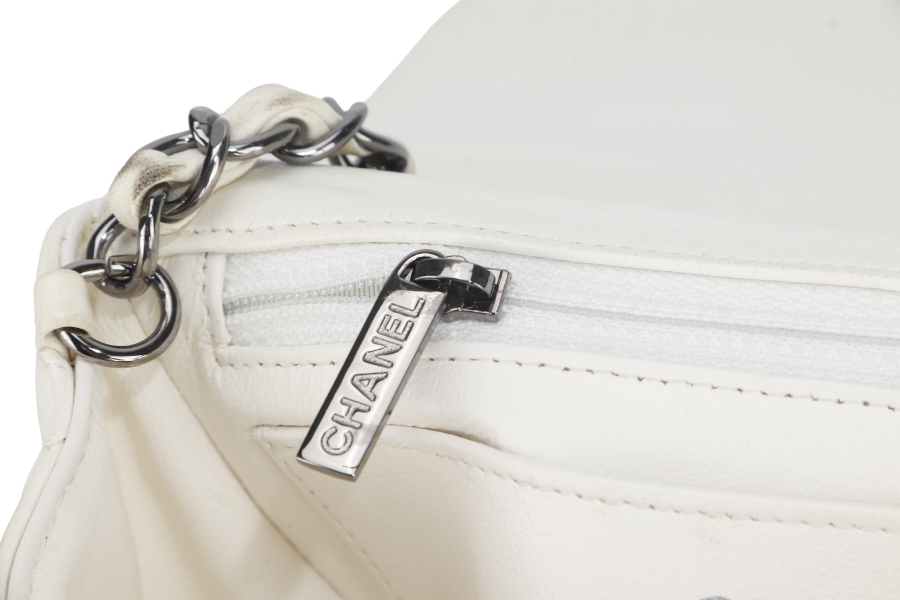 CHANEL QUILTING ENCHAINED FLAP BAG (1968xxxx) WHITE LAMBSKIN LEATHER SILVER HARDWARE WITH , DUST COVER AND BOX