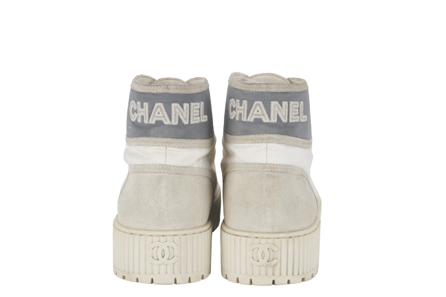 CHANEL SPORTS STREET STYLE HANDMADE LOGO SNEAKERS WHITE SIZE 41 WITH DUST COVER