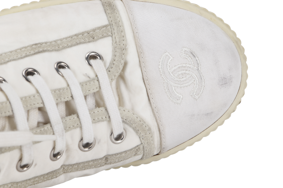 CHANEL SPORTS STREET STYLE HANDMADE LOGO SNEAKERS WHITE SIZE 41 WITH DUST COVER