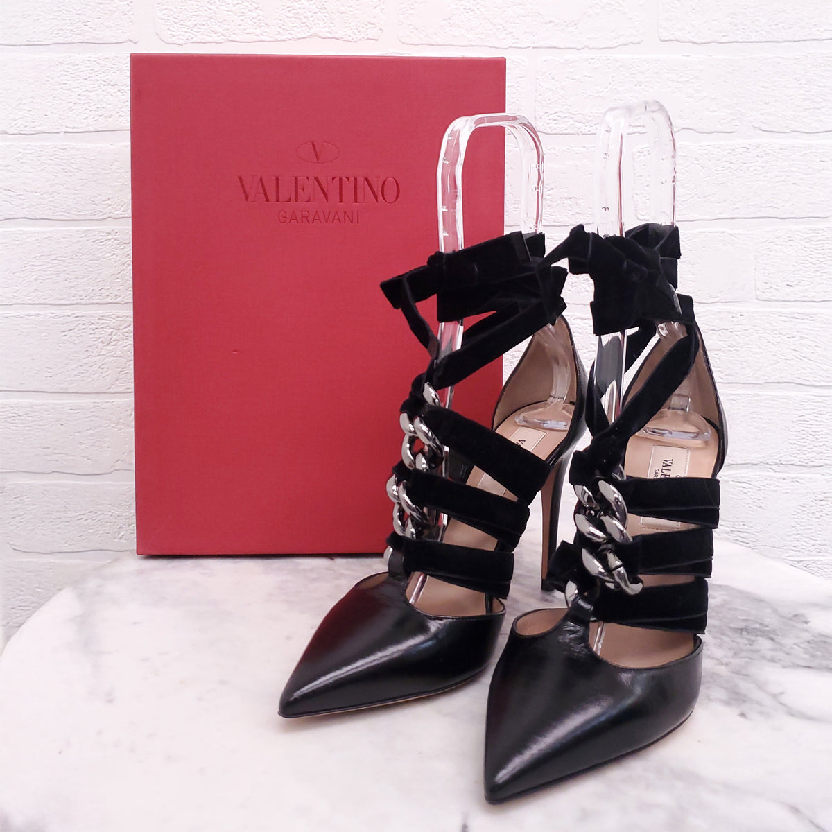 VALENTINO BLACK LEATHER AND VELVET CHAIN HEELS - SIZE 37