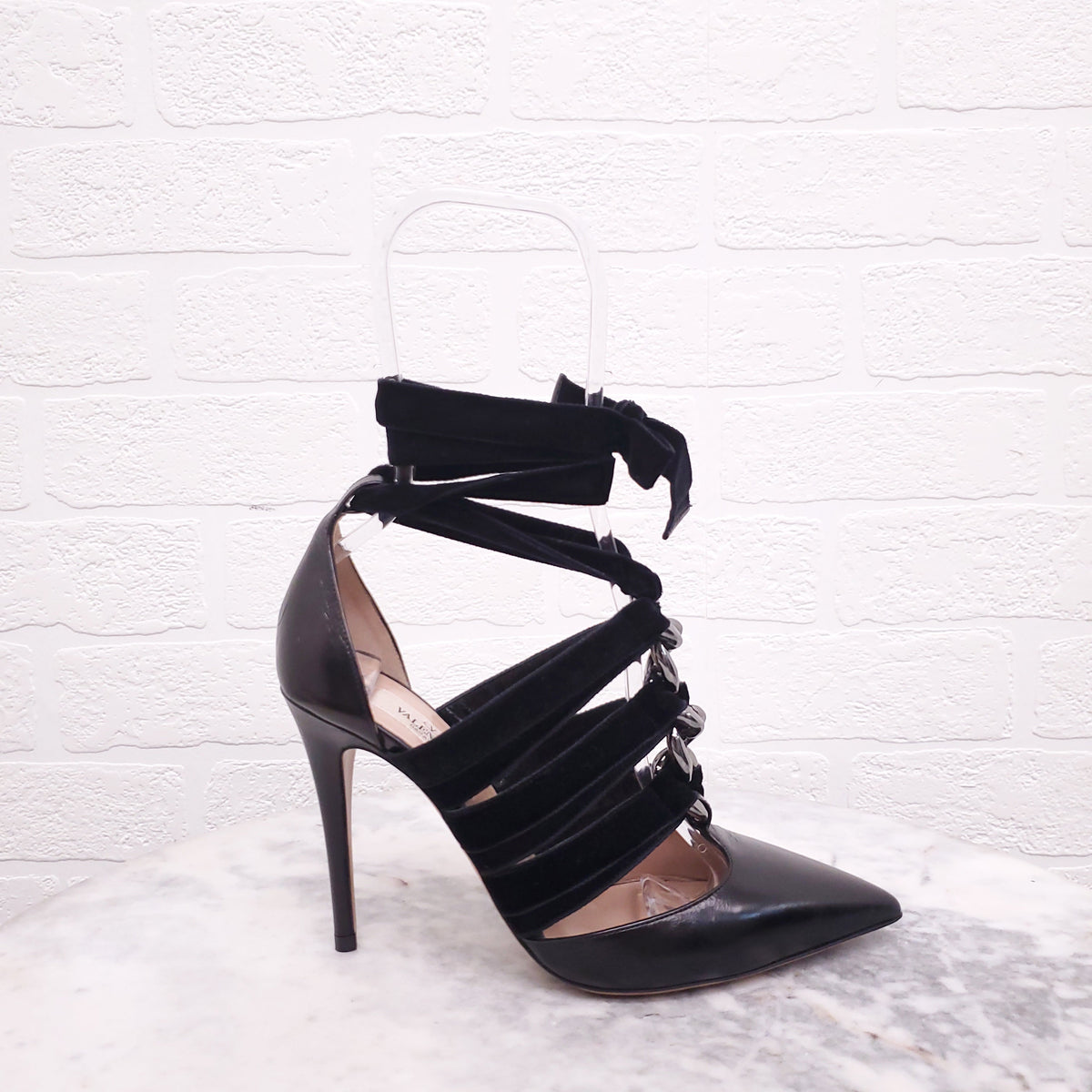 VALENTINO BLACK LEATHER AND VELVET CHAIN HEELS - SIZE 37