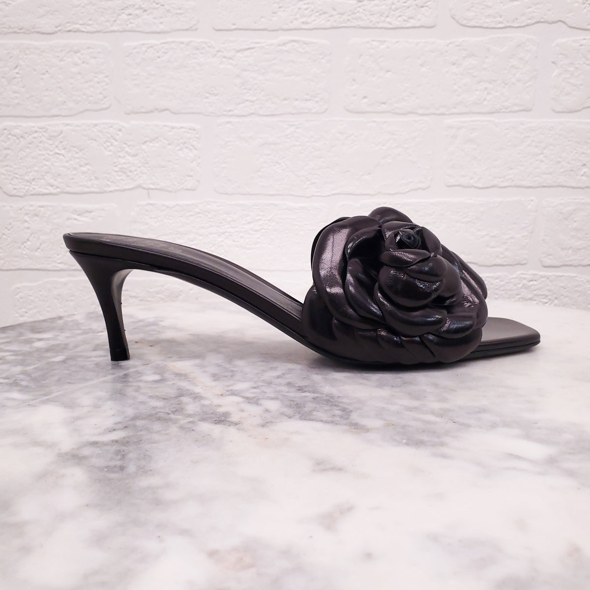 VALENTINO BLACK ROSETTE KITTEN HEELS - SIZE 37.5