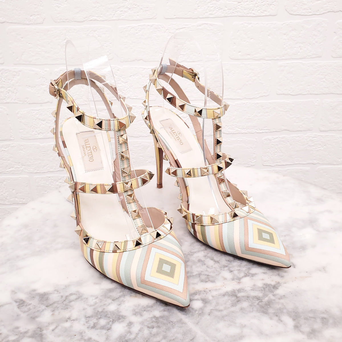 VALENTINO BLUE AND YELLOW PATTERNED ROCKSTUD HEELS - SIZE 38.5