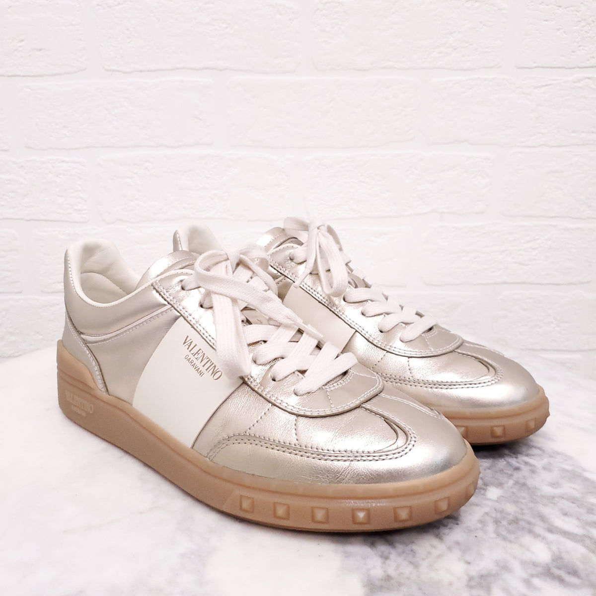 VALENTINO GOLD METALLIC LOGO SNEAKERS - SIZE 37