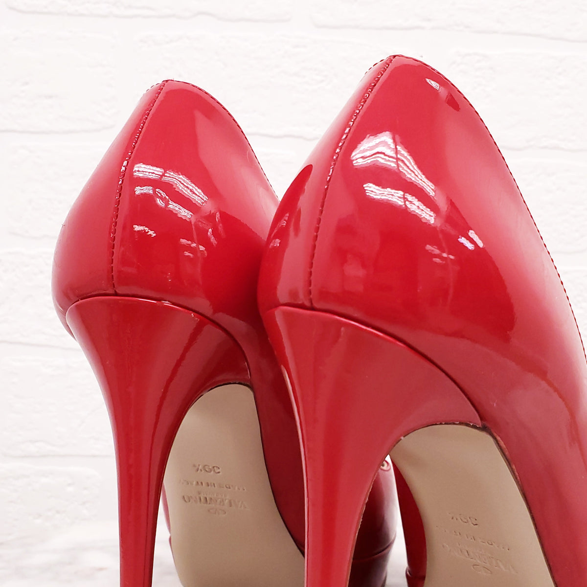 VALENTINO RED PATENT BOW HEELS - SIZE 39