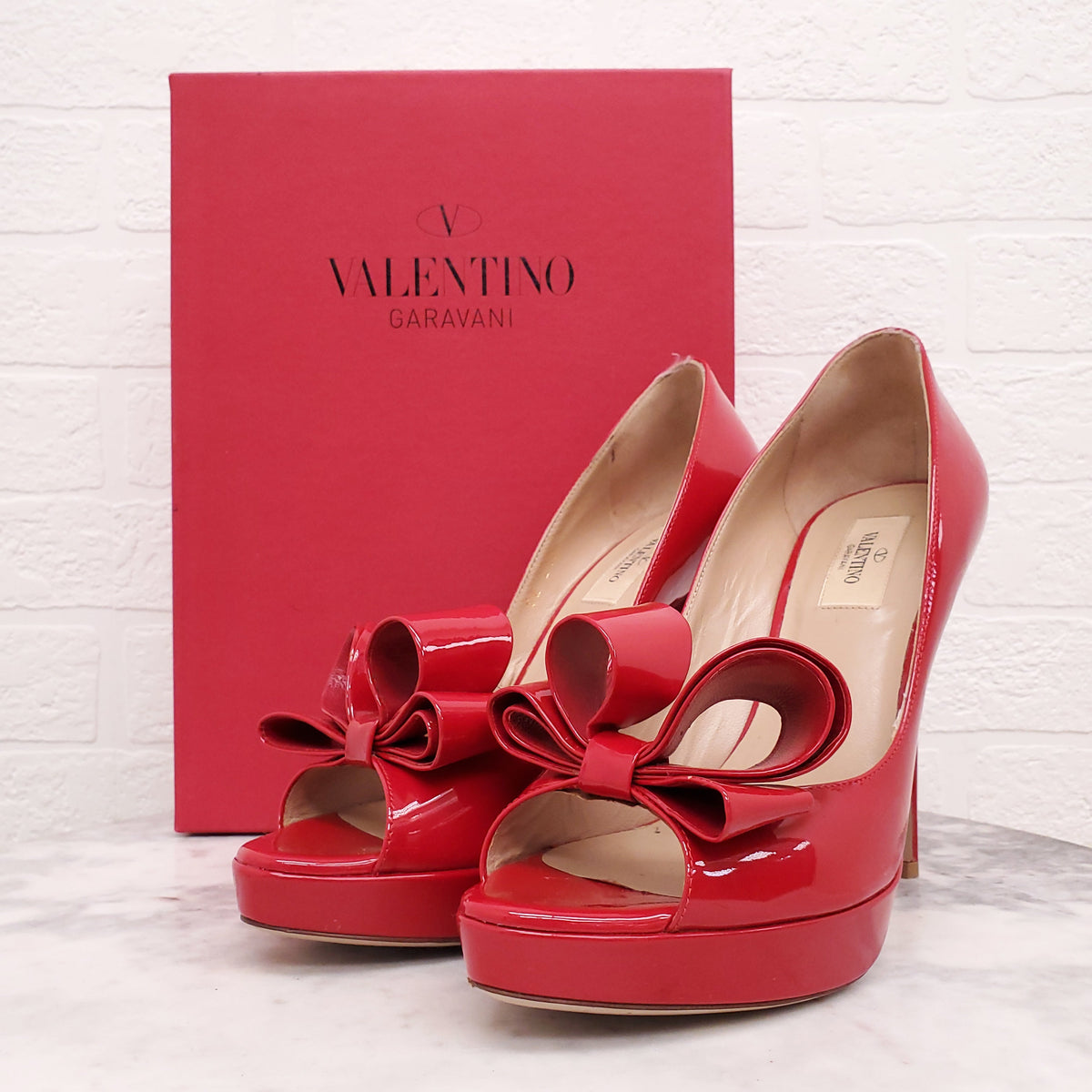 VALENTINO RED PATENT BOW HEELS - SIZE 39