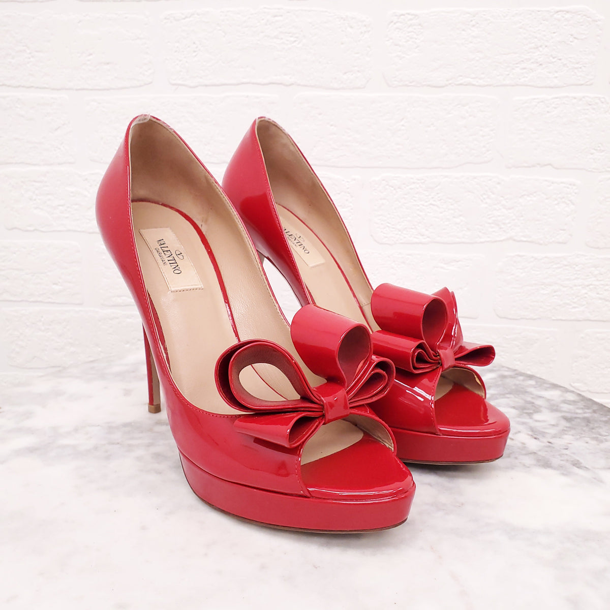 VALENTINO RED PATENT BOW HEELS - SIZE 39