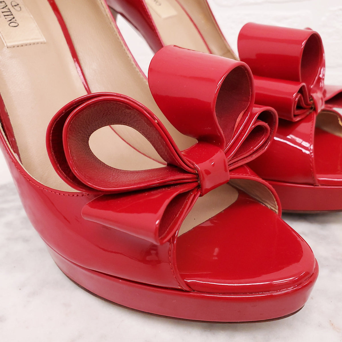 VALENTINO RED PATENT BOW HEELS - SIZE 39