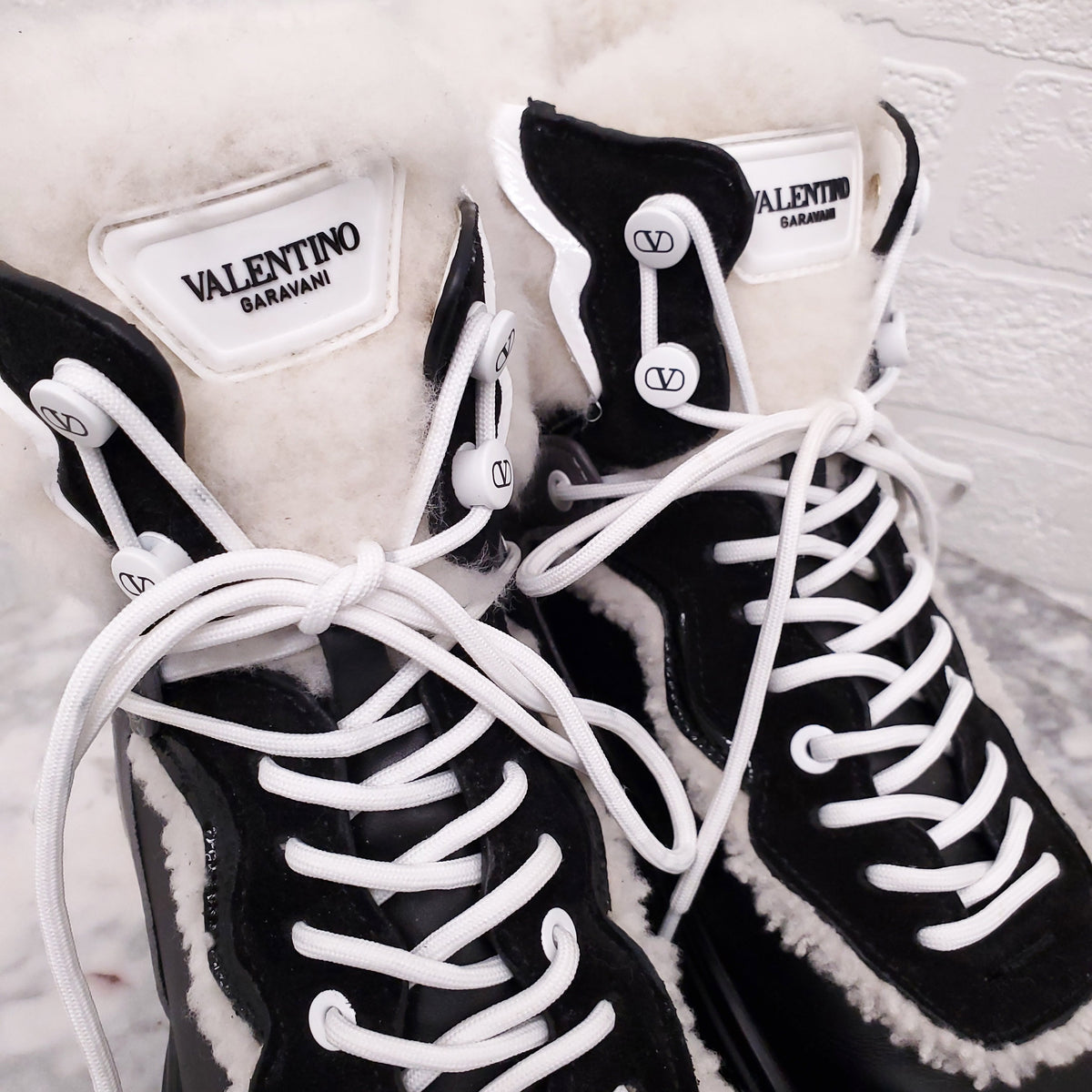 VALENTINO V SHEARLING BOOTS - SIZE 39.5