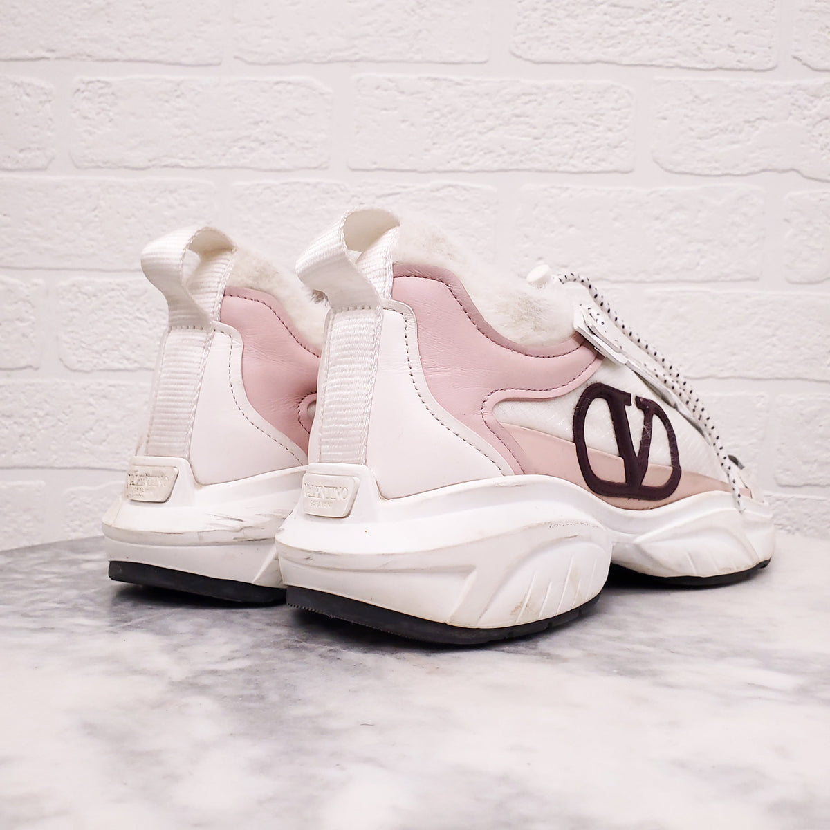 VALENTINO WHITE AND PINK FUZZY VLOGO SNEAKERS - SIZE 37