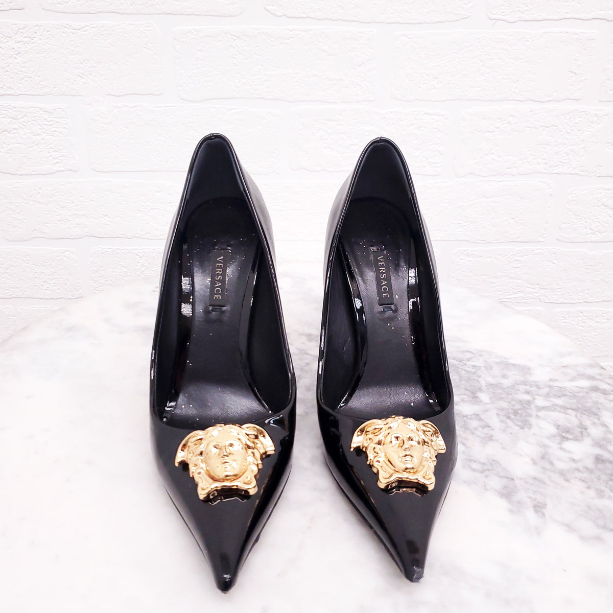 VERSACE BLACK PATENT LEATHER MEDUSA HEELS - SIZE 37