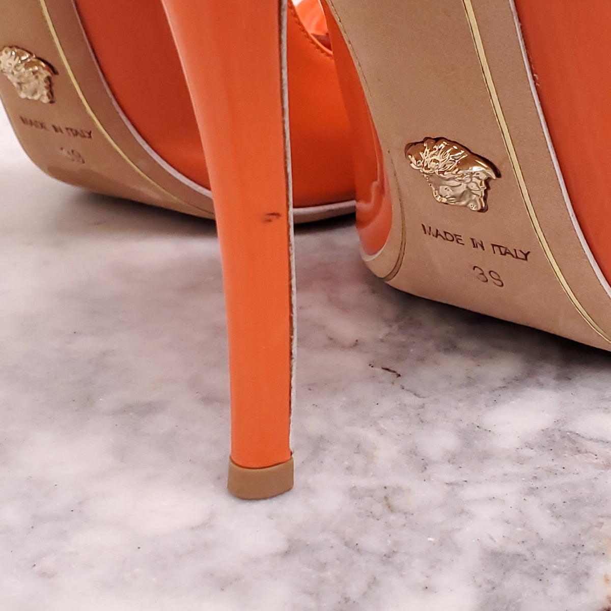 VERSACE ORANGE PATENT HEELS WITH MEDUSA - SIZE 39