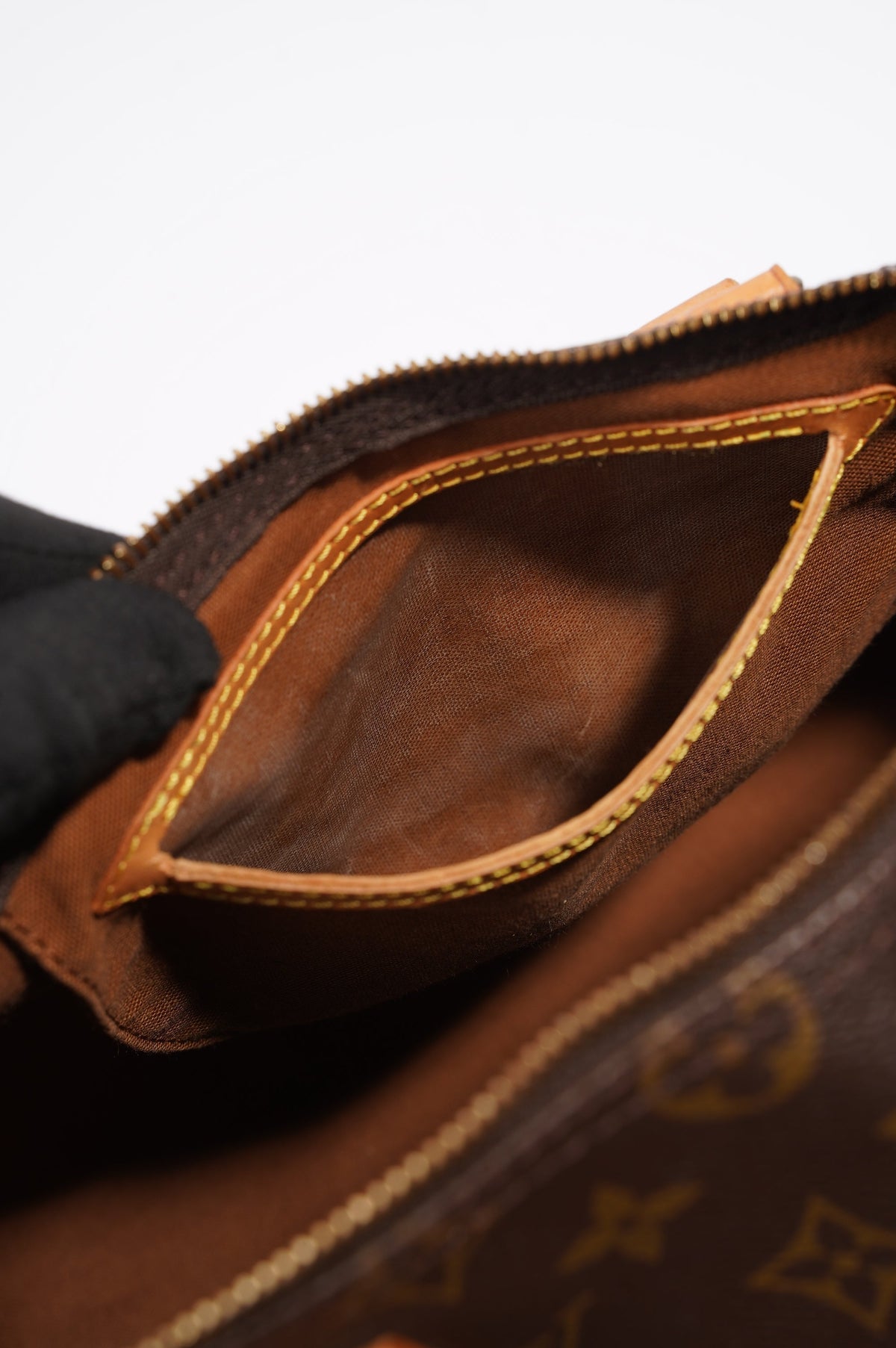 Louis Vuitton Speedy Monogram Canvas 35