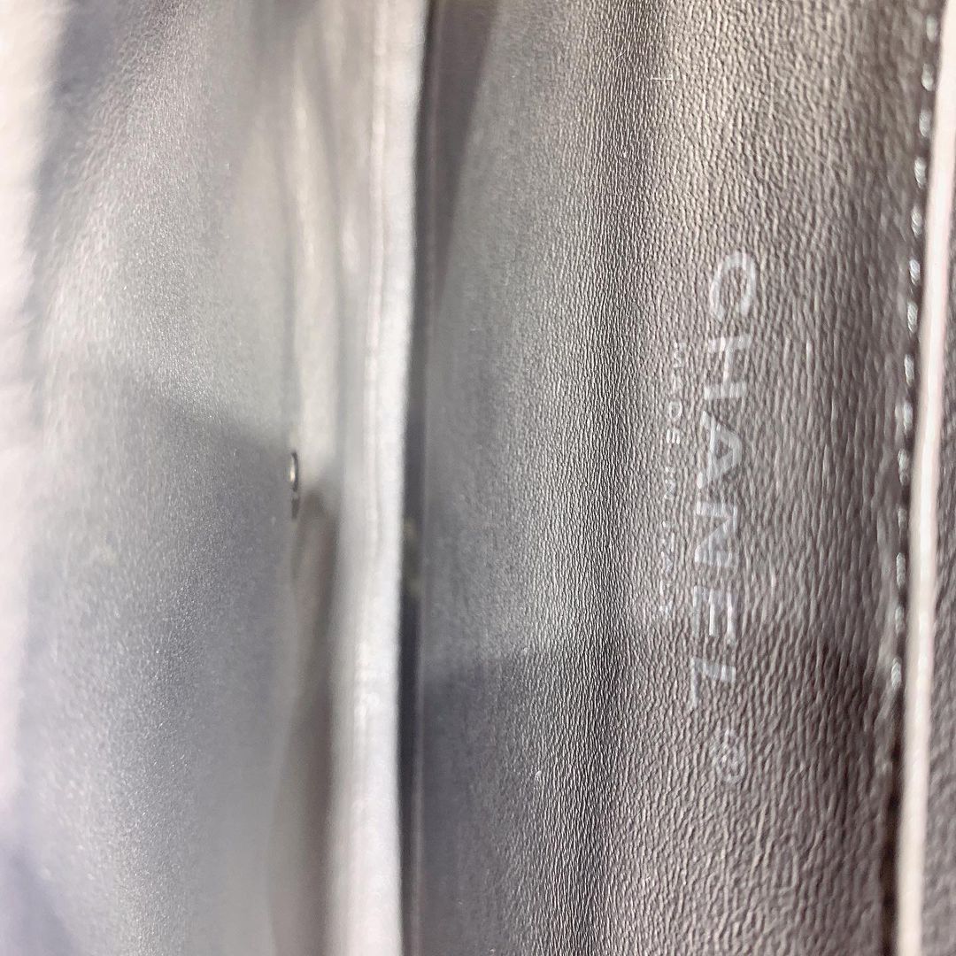 Classic Clutch w/chain Caviar Charcoal Grey SHW