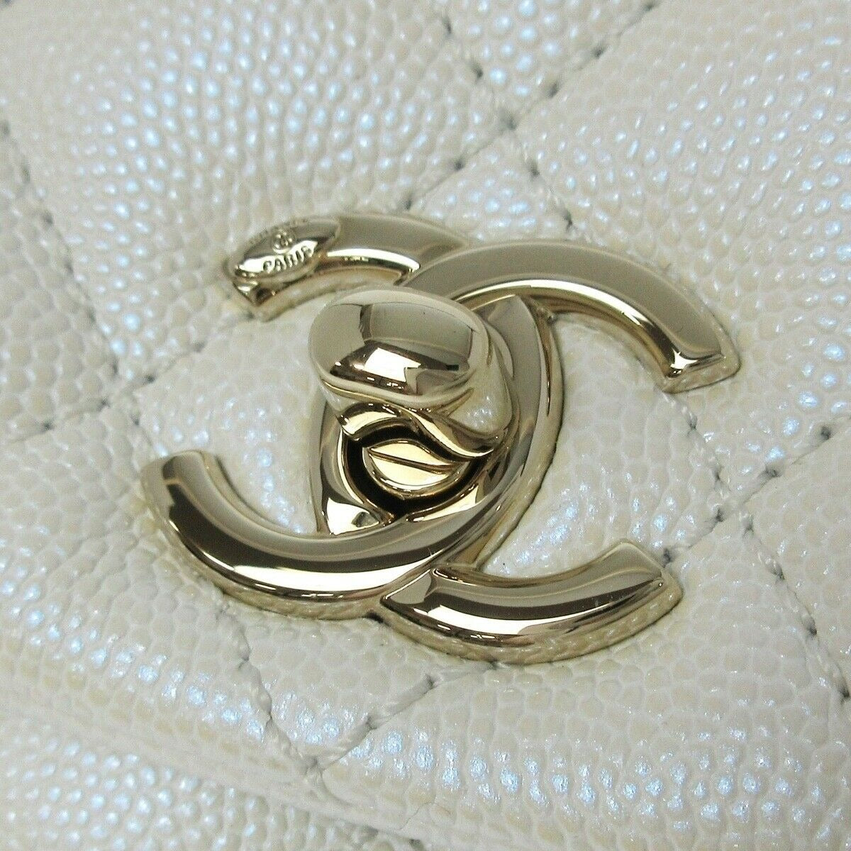 Coco Handle Mini Caviar Iridescent White LGHW