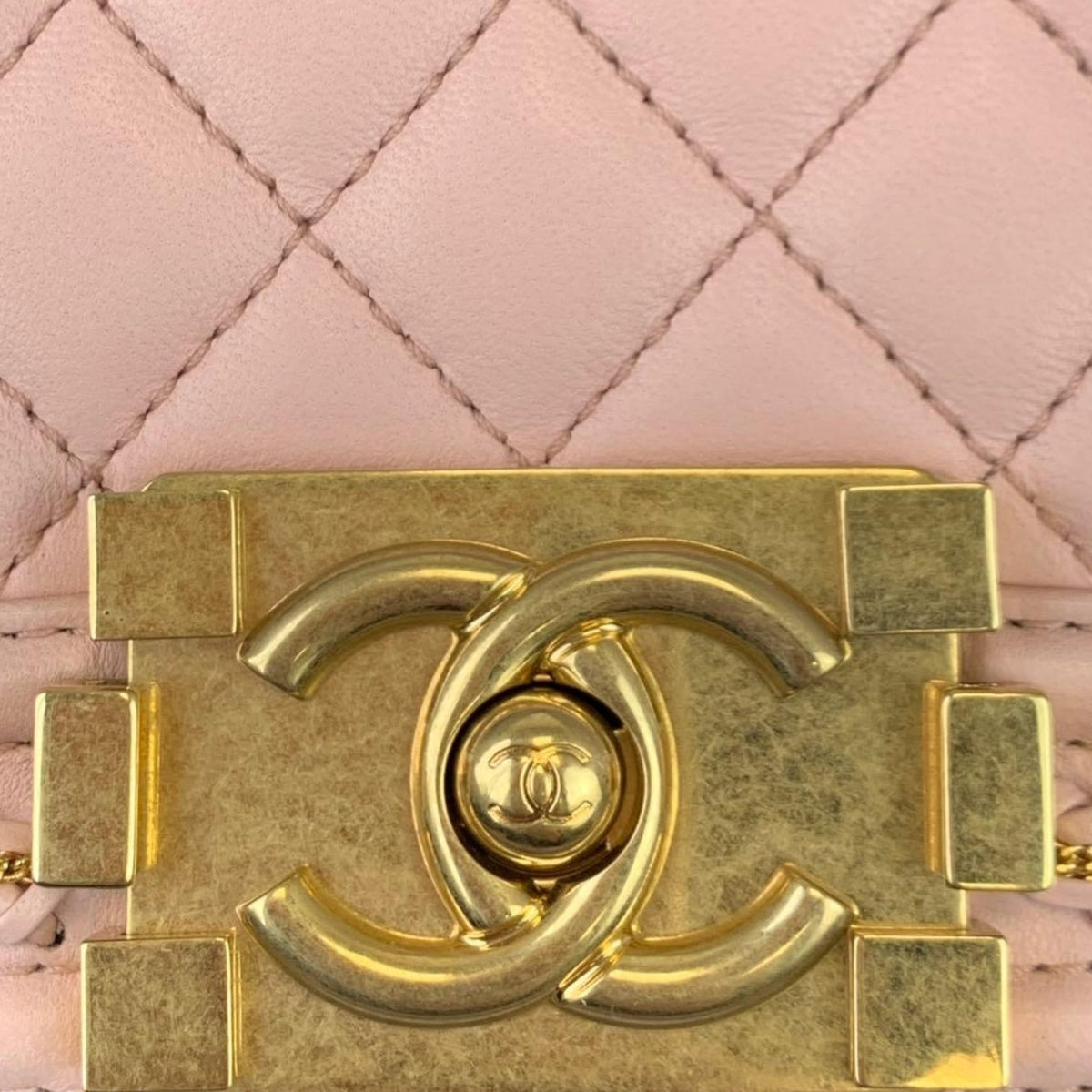 Old Medium Boy Bag Lambskin Pink GHW