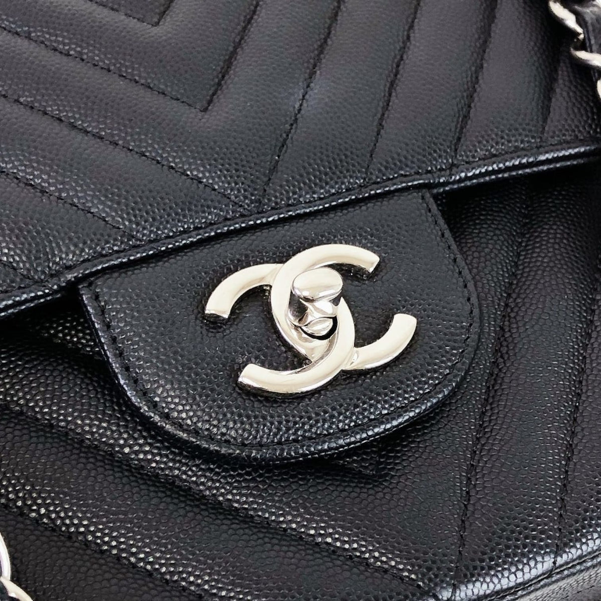 Jumbo Classic Flap Caviar Black Chevron SHW