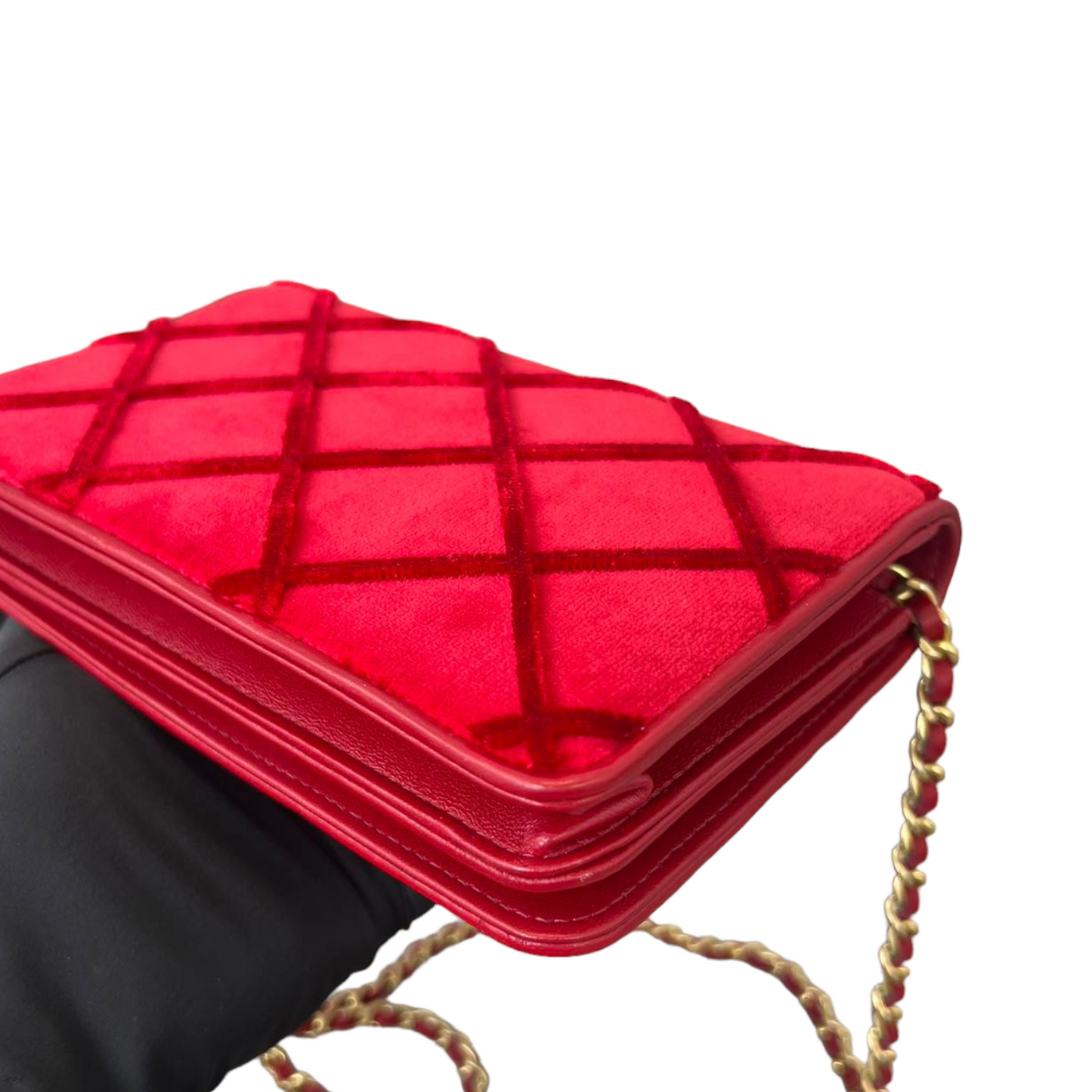 Wallet on Chain Velvet Red GHW