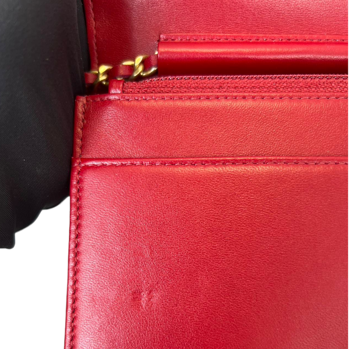 Wallet on Chain Velvet Red GHW