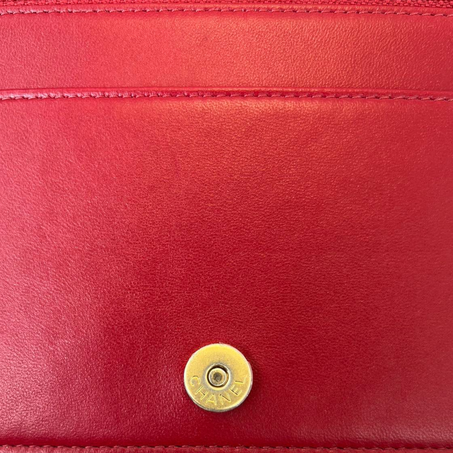 Wallet on Chain Velvet Red GHW
