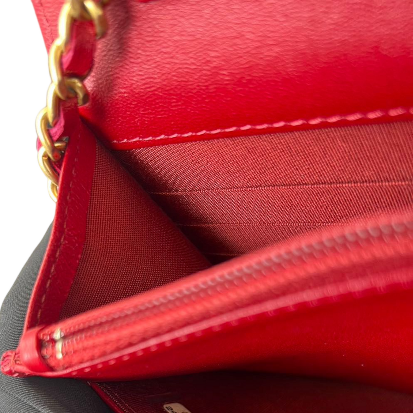 Wallet on Chain Velvet Red GHW