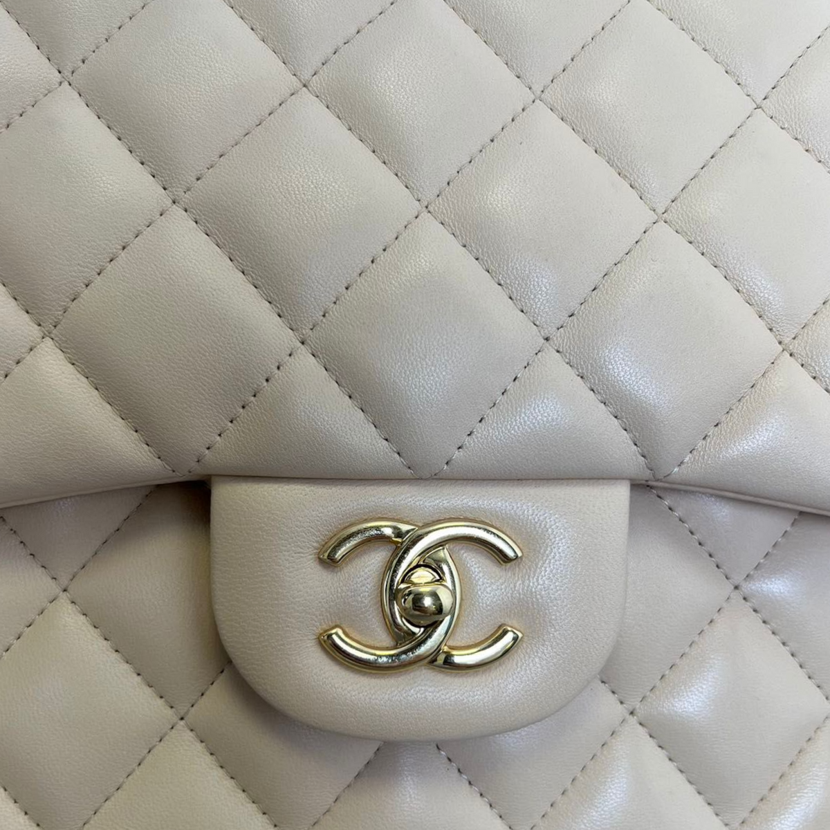 Jumbo Double Flap Beige Lambskin Quilted GHW