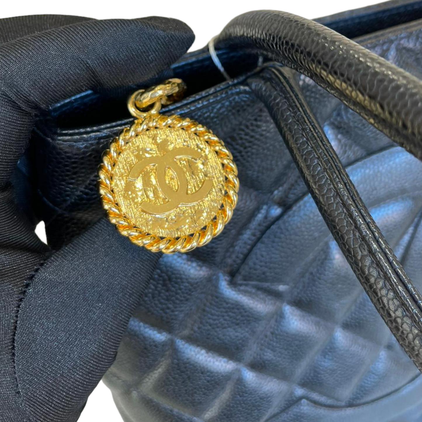 Caviar Quilted Vintage Medallion Tote Black GHW