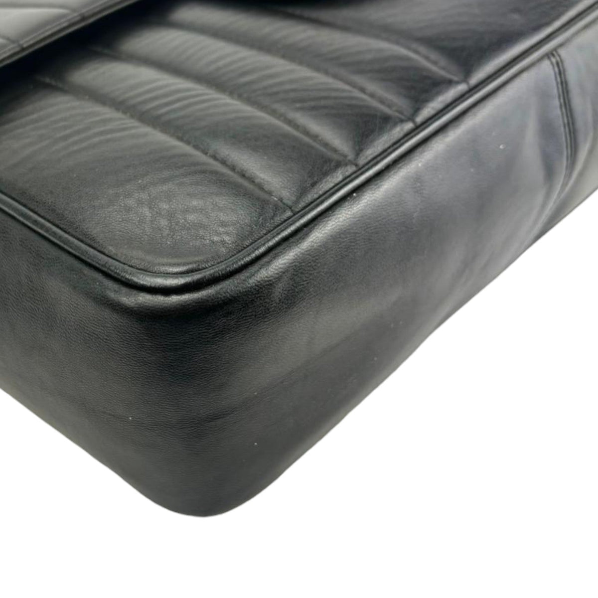 Jumbo XL Flap Lambskin Quilted Black GHW