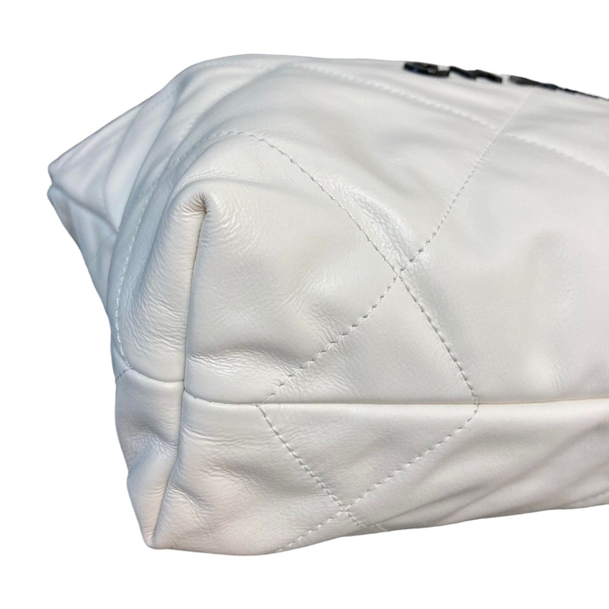 22 Small Shiny Calfskin Quilted White GHW