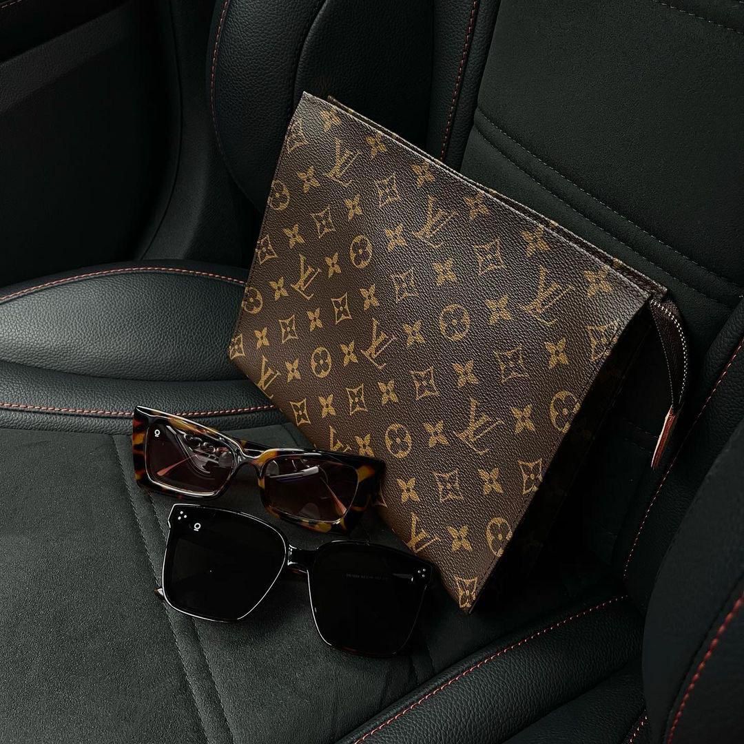 Louis Vuitton Crossbody Women Pouch – 2-Piece Set (Brown)