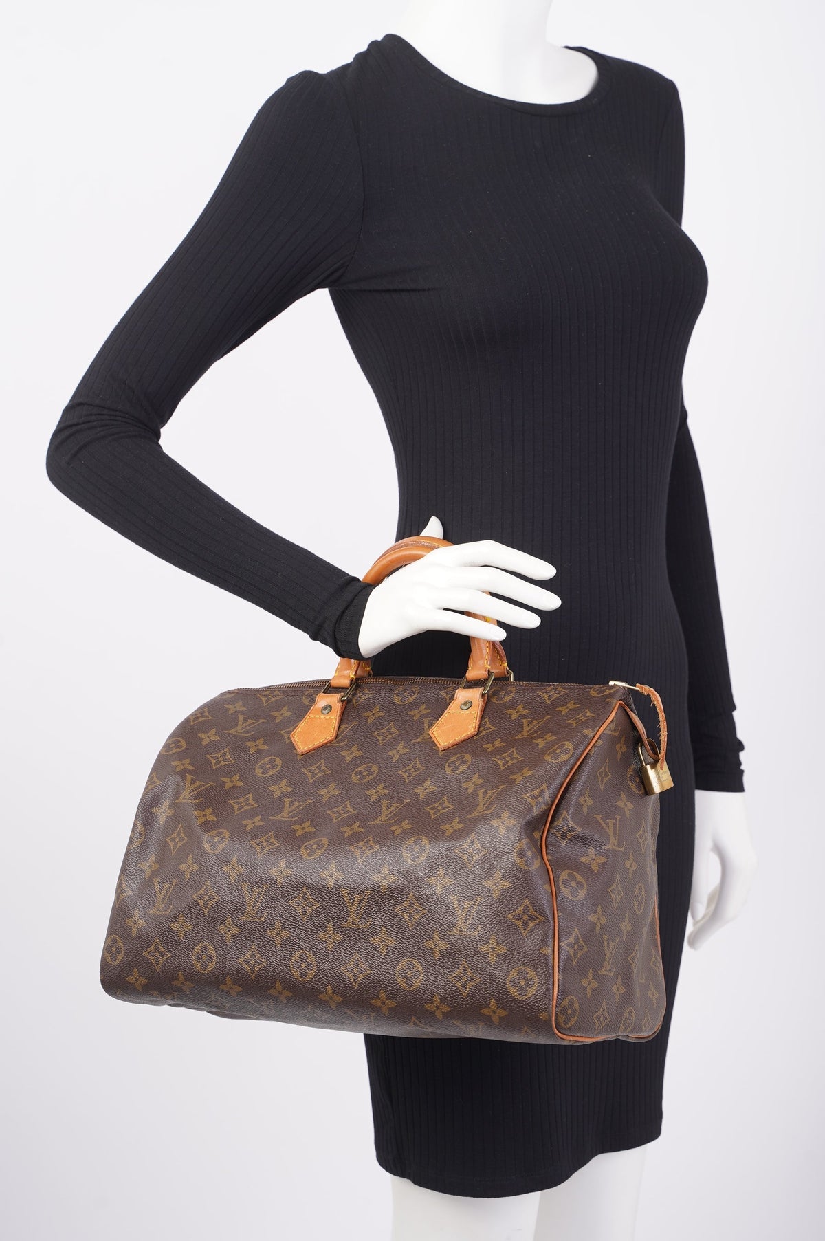 Louis Vuitton Speedy Monogram Canvas 35