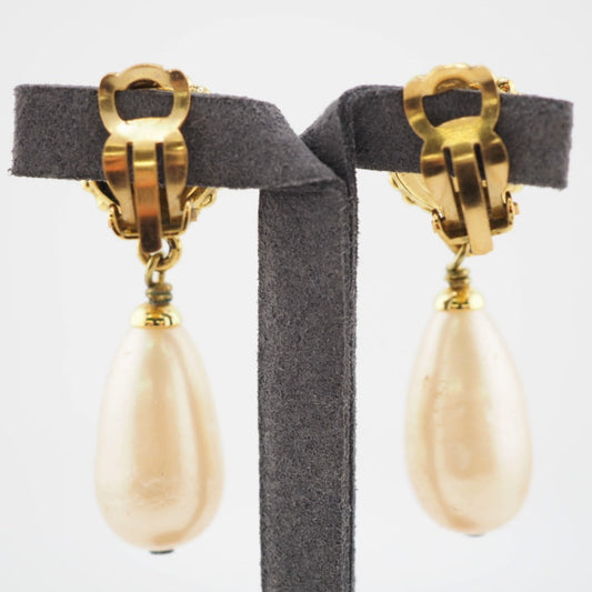 CHANEL Earring Gold Plated, Faux Pearl gold Gold Platedx Fake Pearl Clover