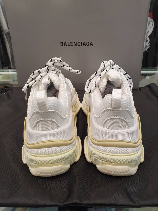 Luxury Balenciaga  Triple S Low-Top Sneakers White