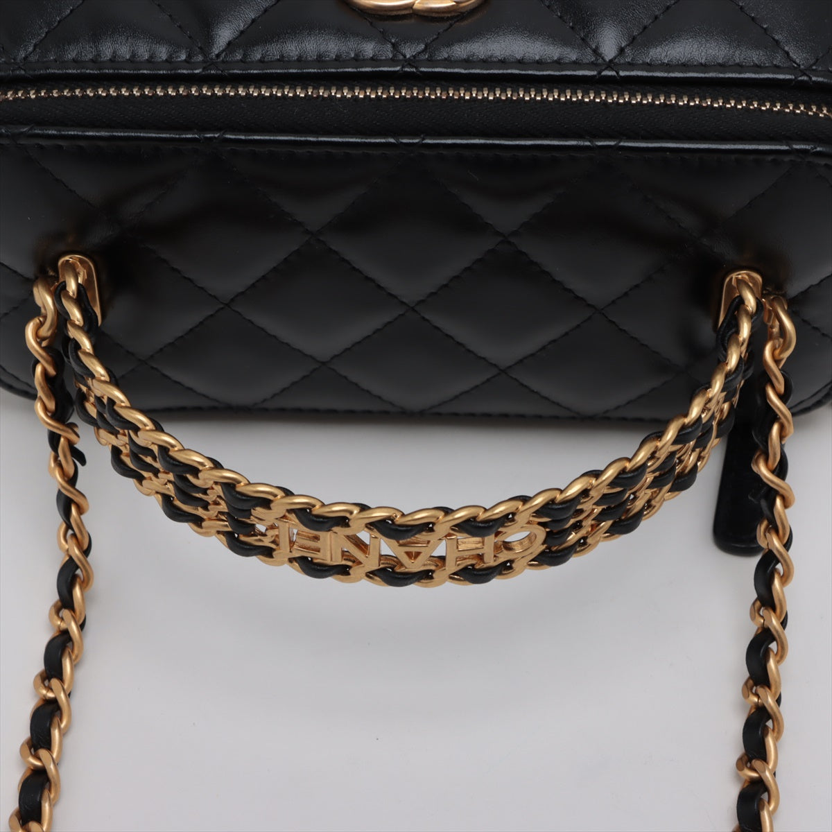 Chanel Mattress kin Chain Shoulder Bag Vanity Black Gold
