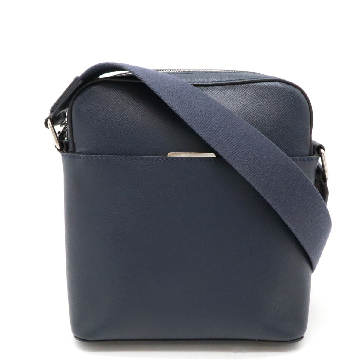 Louis Vuitton Taiga  Taiga Leather Pochette Shoulder Bag