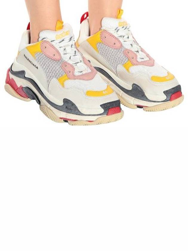 Luxury Balenciaga  Triple S Low Top Sneakers Cream Yellow