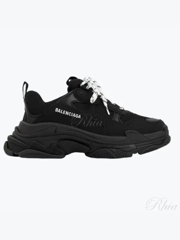 Luxury Balenciaga  Triple S Low Top Sneakers Black