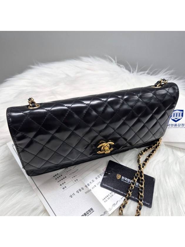 Patent chain cross bag black Chanel