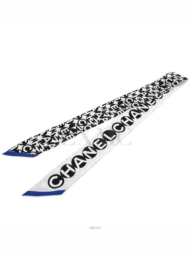 women muffler Chanel