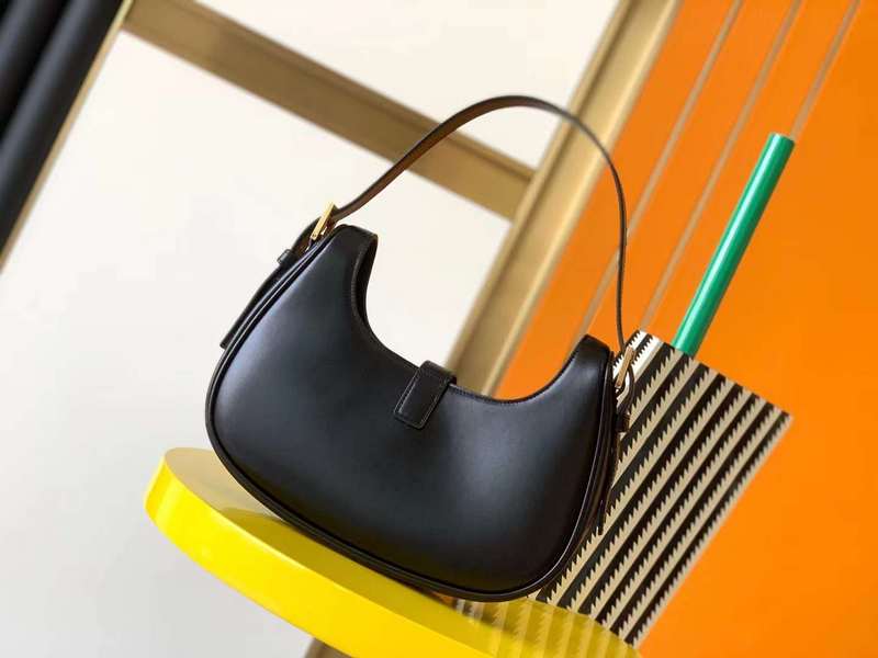 Yves Saint Laurent - Bags - The Wells Bags  472